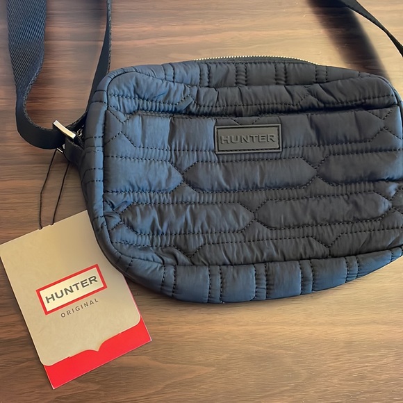 HUNTER Water-resistant Crossbody Bag - Picture 6 of 7